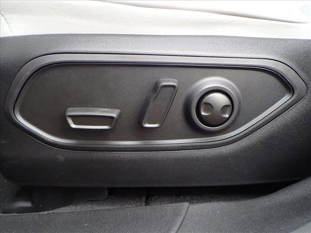 New 2026 Jeep Cherokee Overland w/ Trailer Tow Group image 13