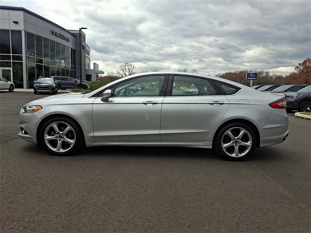 Used 2015 Ford Fusion SE w/ Equipment Group 201A image 4