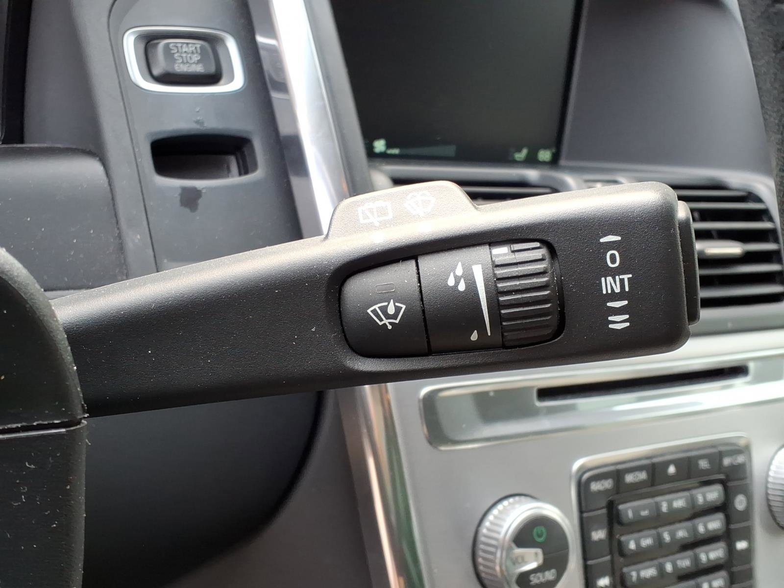 Used 2017 Volvo XC60 T6 Dynamic w/ Preferred Option Package image 22