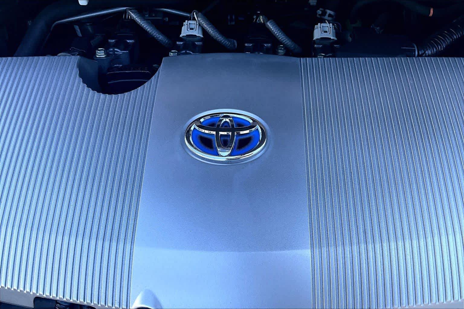 Used 2017 Toyota Prius Three Touring FWD image 32