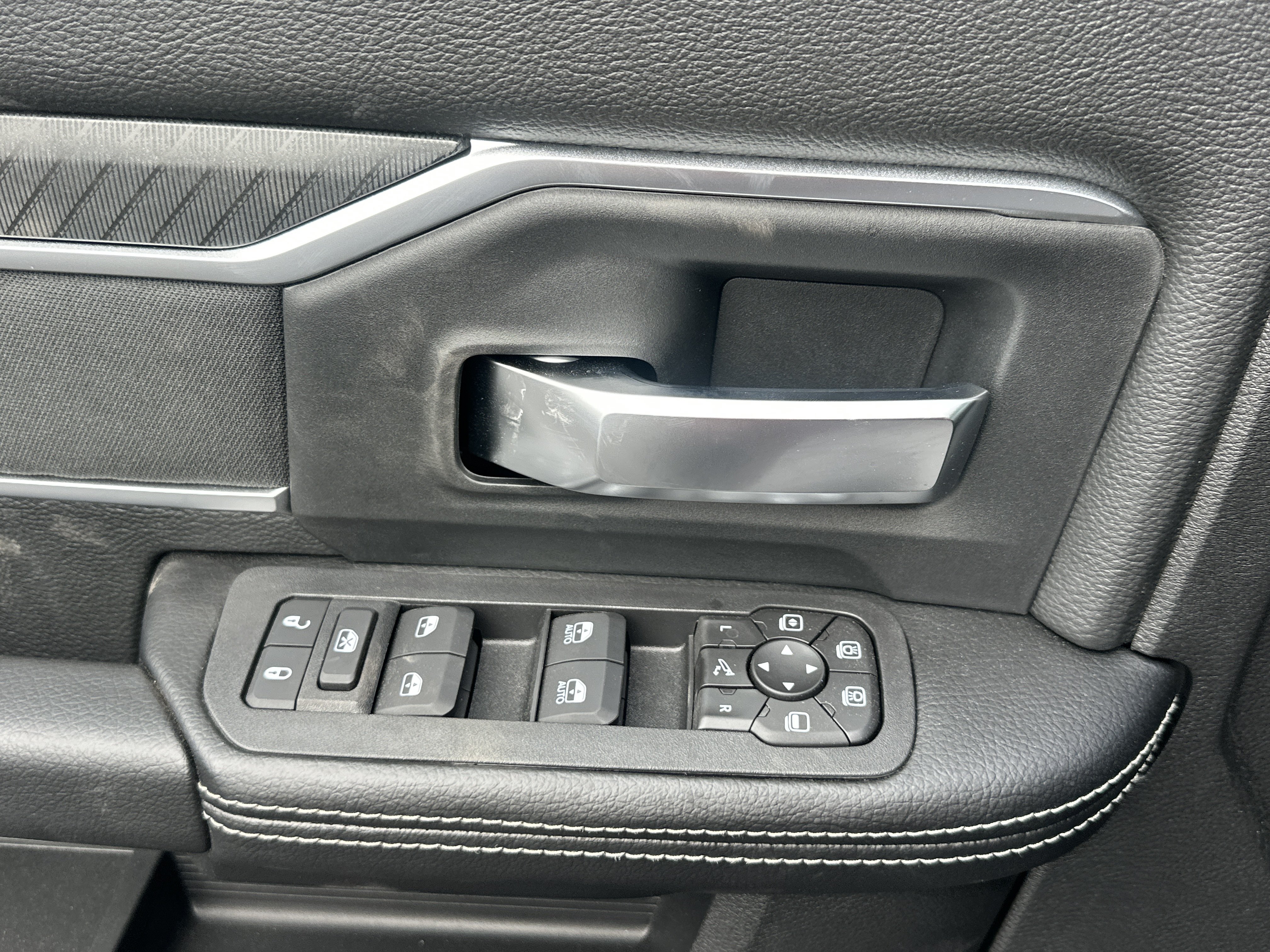 New 2026 RAM 2500 Big Horn AWD/4WD image 12
