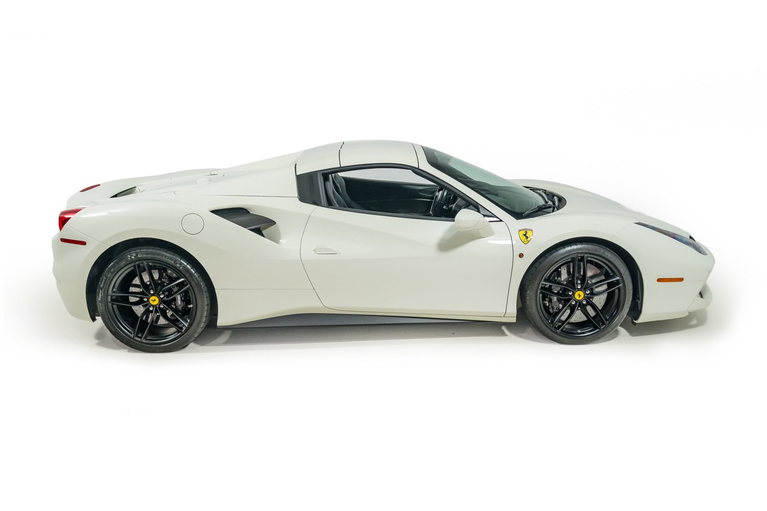 Used 2018 Ferrari 488 Spider RWD image 10
