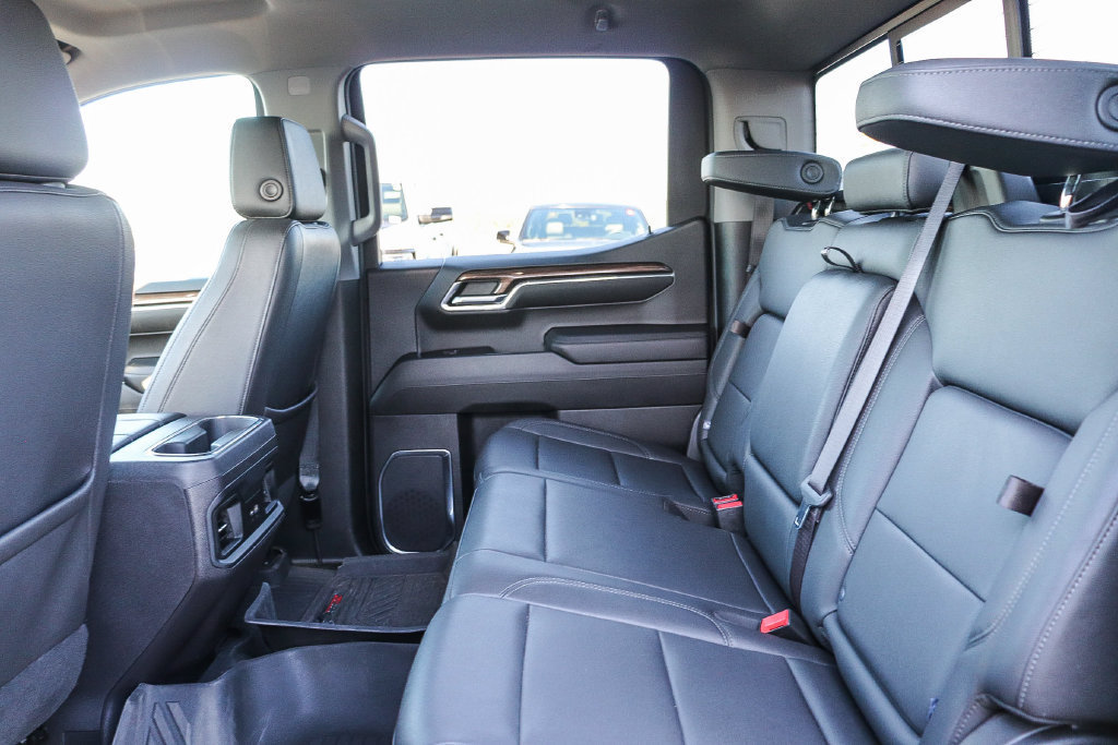 Used 2024 Chevrolet Silverado 1500 LT Trail Boss w/ Convenience Package II AWD/4WD image 21