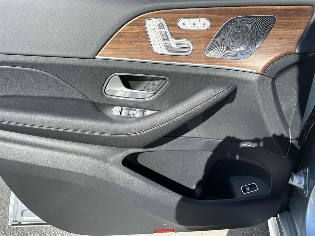 New 2025 Mercedes-Benz GLS 450 4MATIC image 11