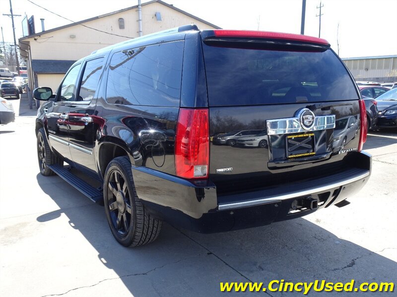 Used 2012 Cadillac Escalade ESV Luxury AWD/4WD image 8