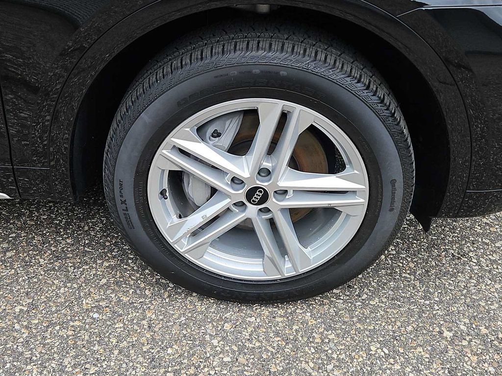 Certified 2024 Audi Q5 e Premium AWD/4WD image 10