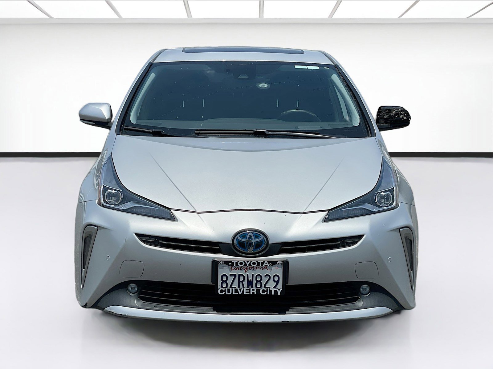 Used 2022 Toyota Prius XLE w/ Advanced Technology Package FWD image 2