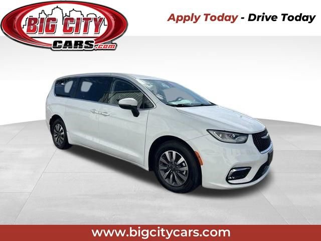 Used 2023 Chrysler Pacifica Touring-L