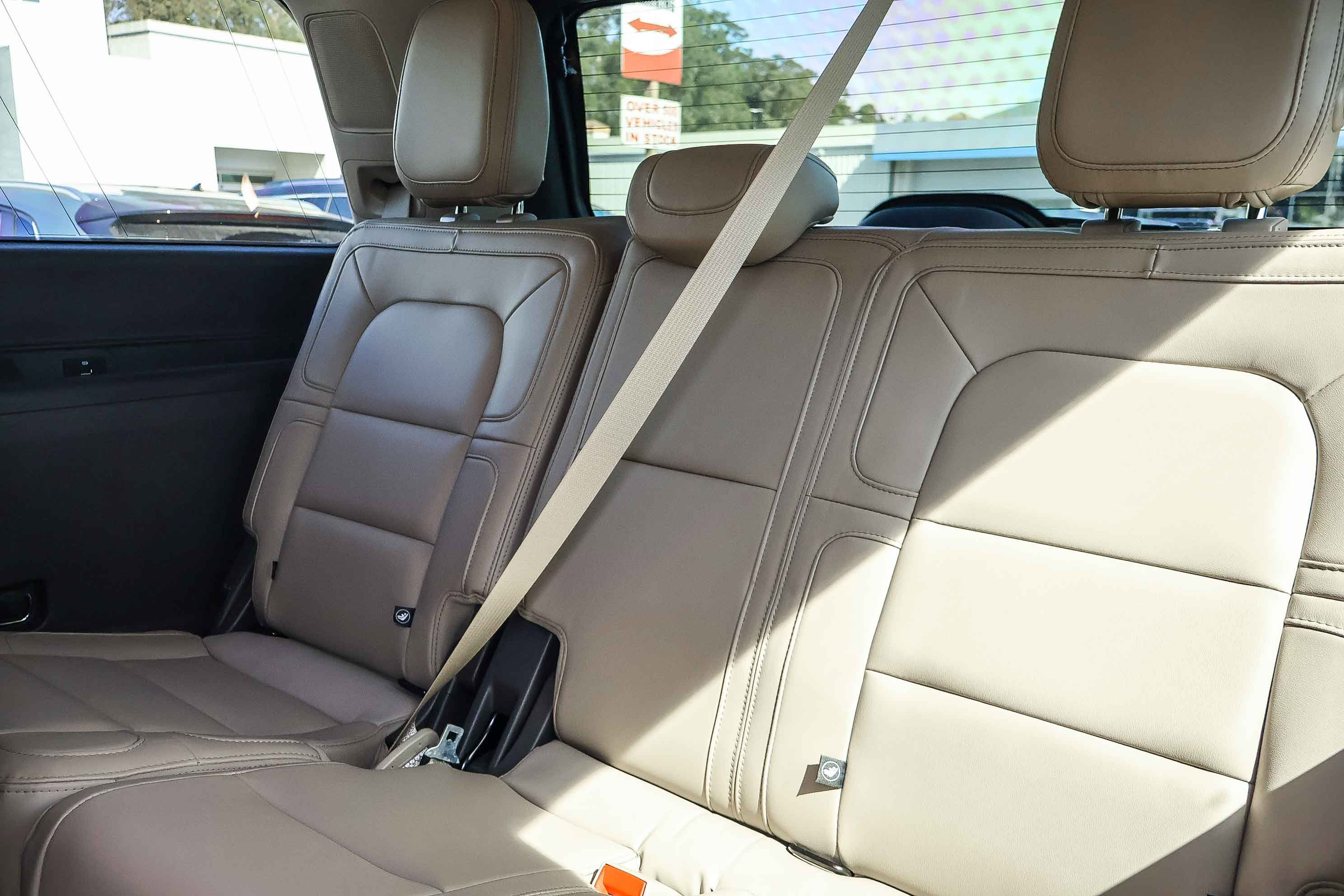 Used 2023 Lincoln Navigator Reserve image 19