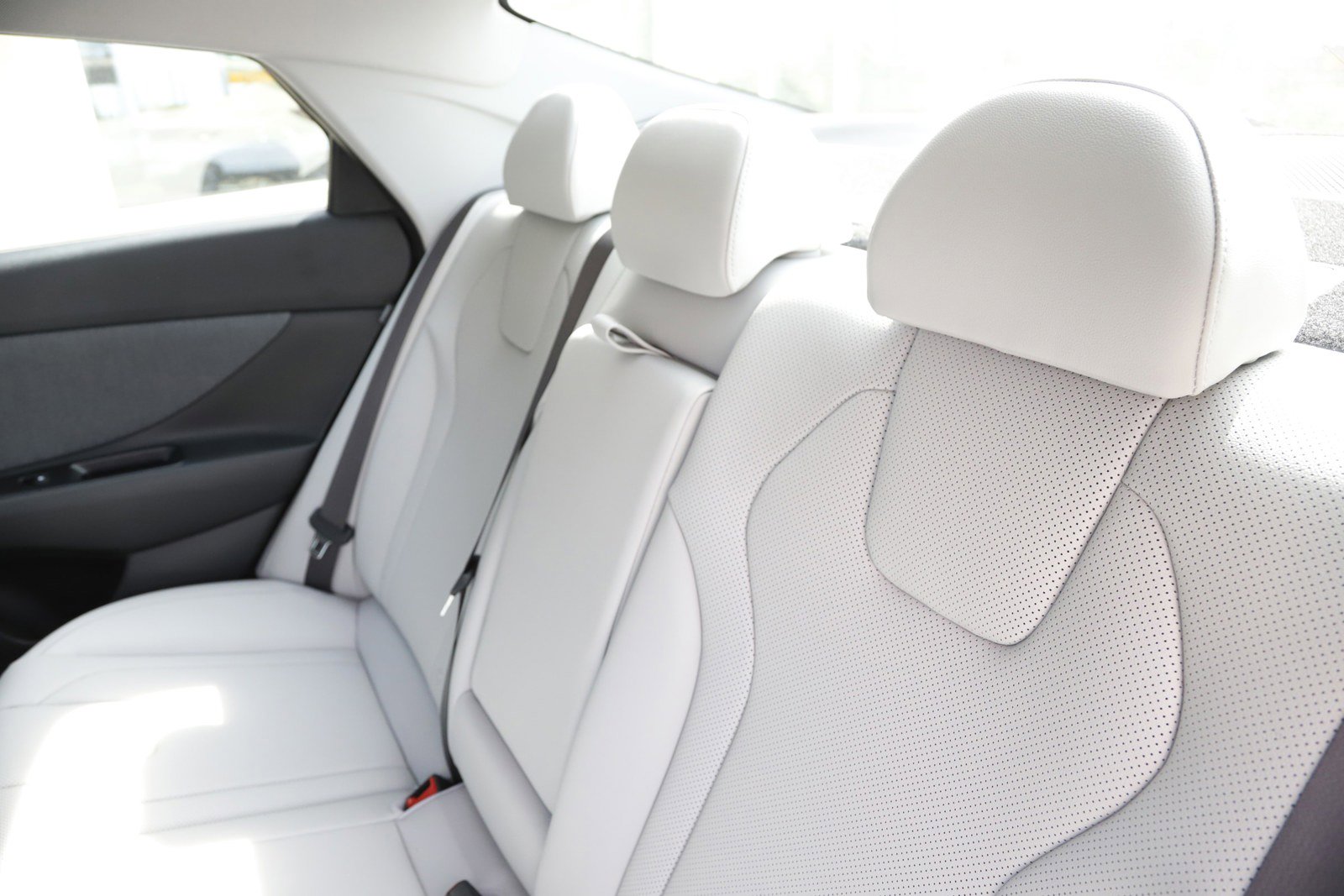 New 2026 Hyundai Elantra Limited FWD image 16