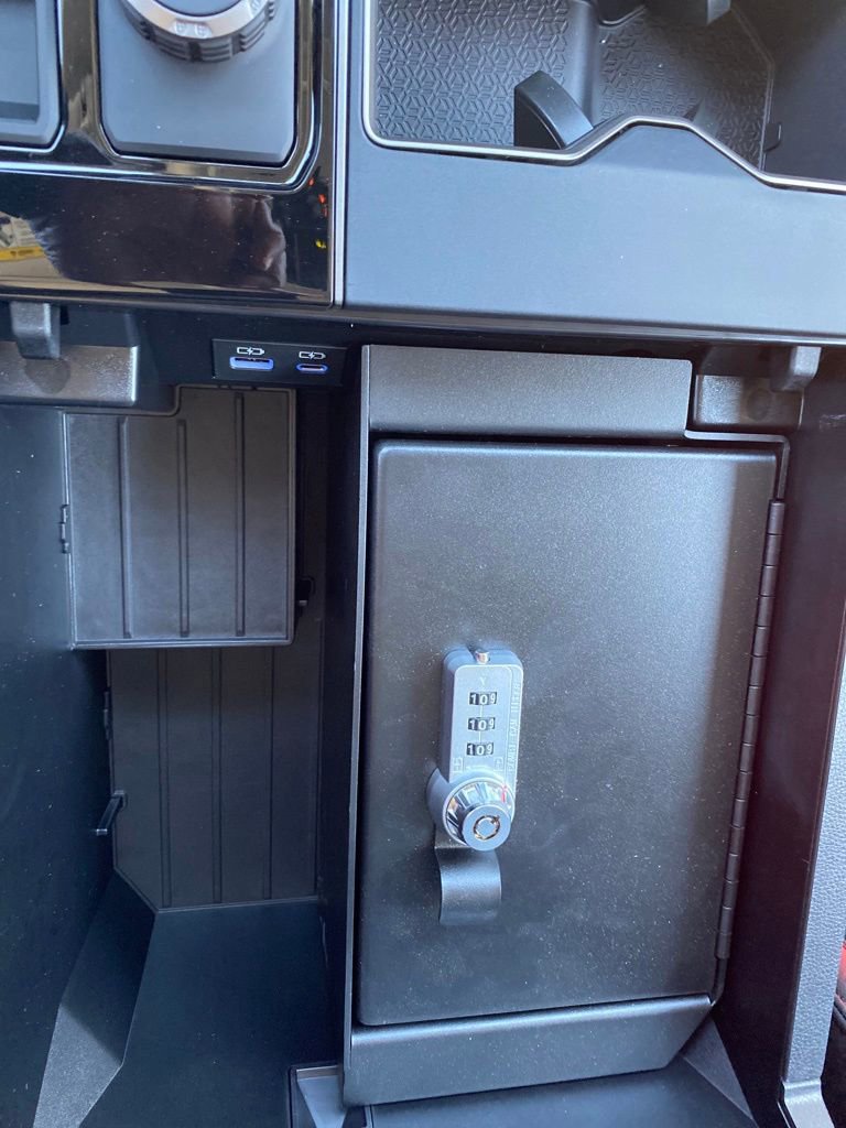 Used 2023 Toyota Tundra Limited image 9