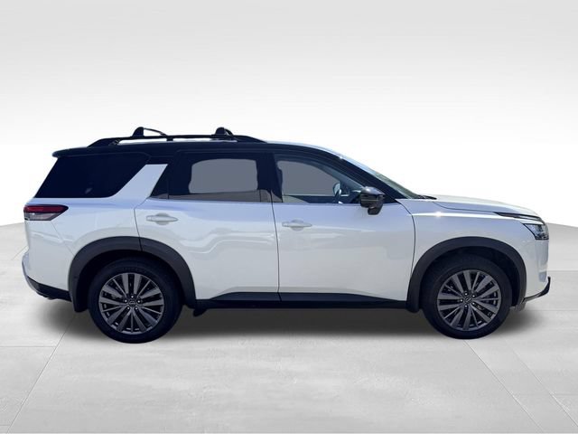 Used 2024 Nissan Pathfinder SL w/ SL Premium Package FWD image 4