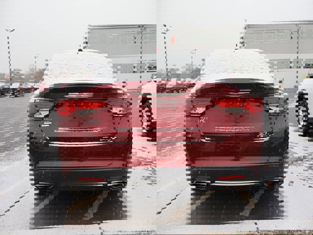 Used 2015 Chrysler 200 C w/ Navigation & Sound Group I image 10