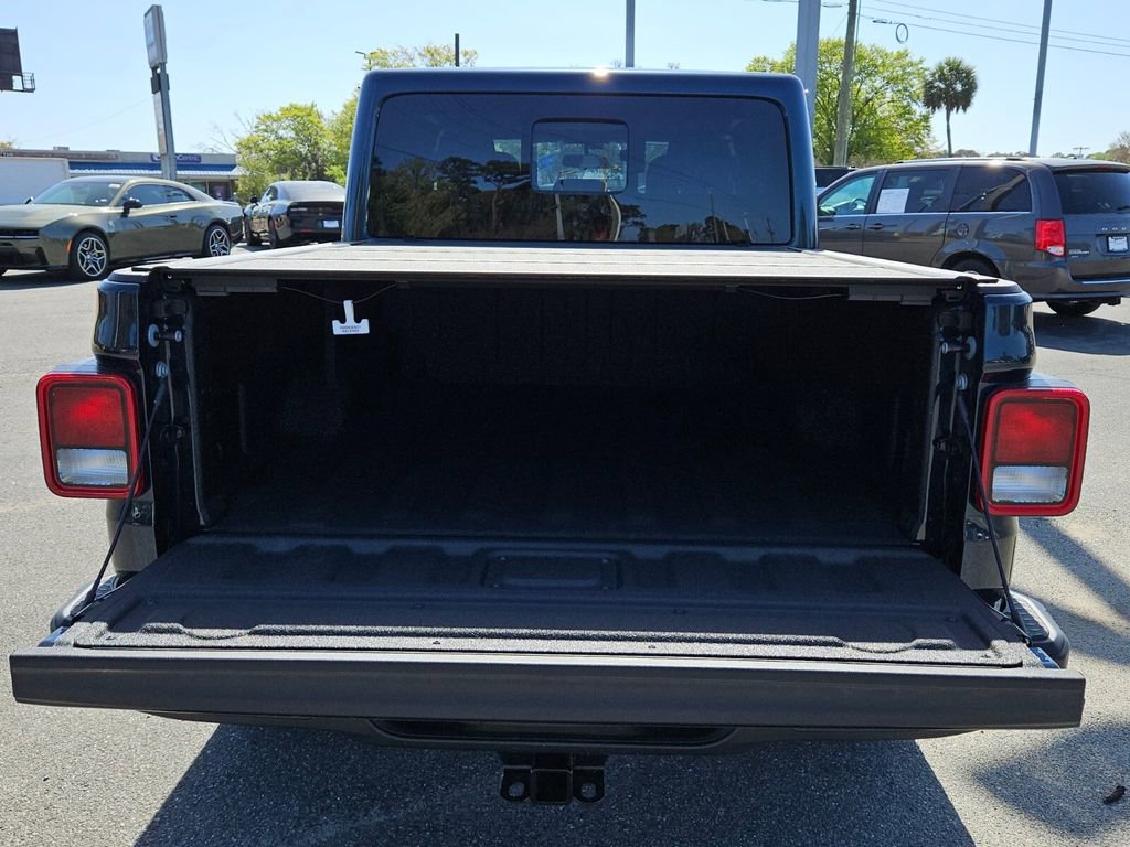 Used 2025 Jeep Gladiator Sport image 13
