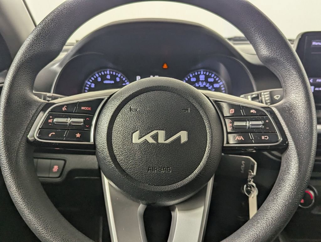 Used 2024 Kia Forte LXS w/ LXS Technology Package FWD image 16