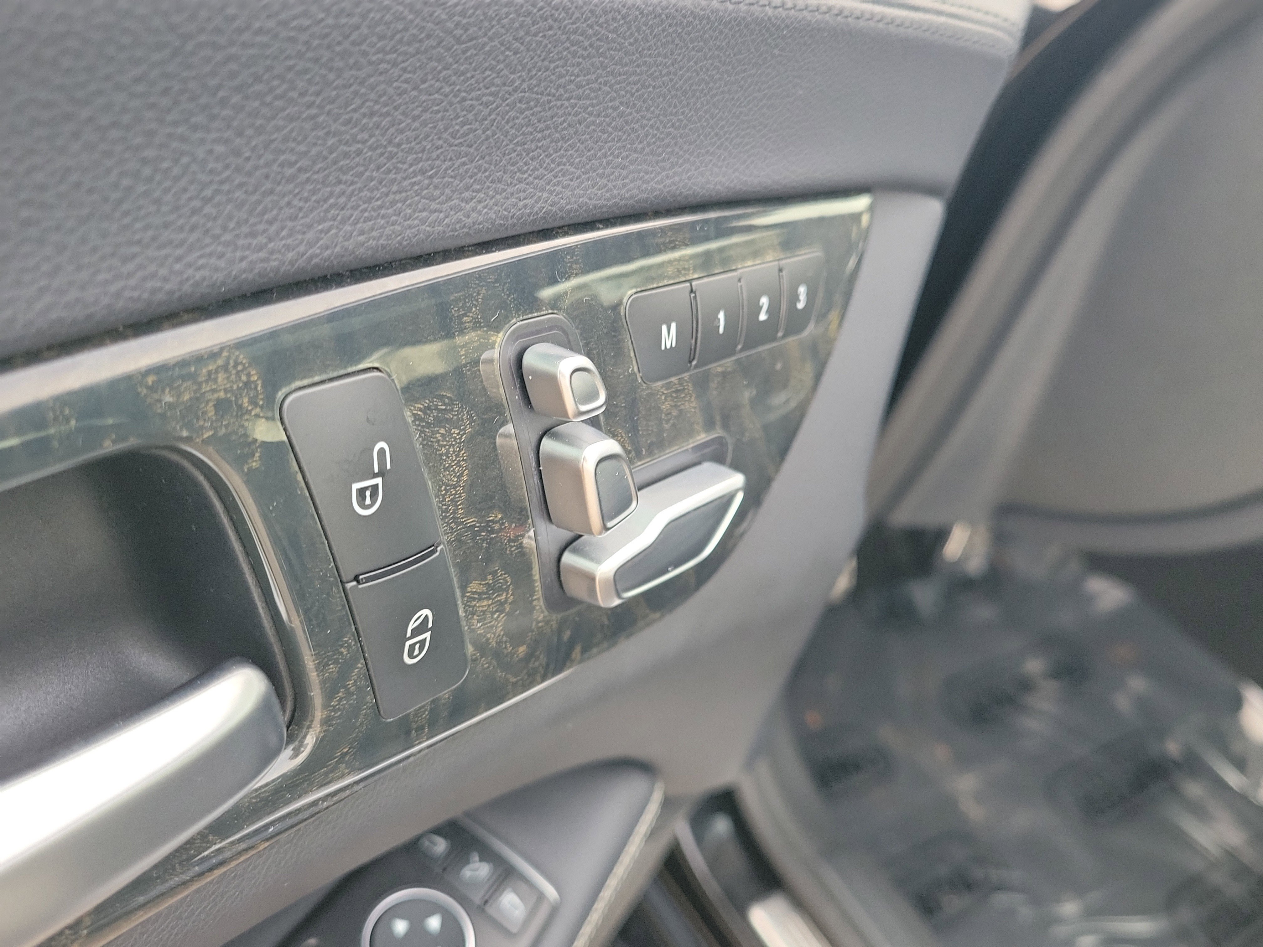 Used 2016 Mercedes-Benz CLS 400 image 22