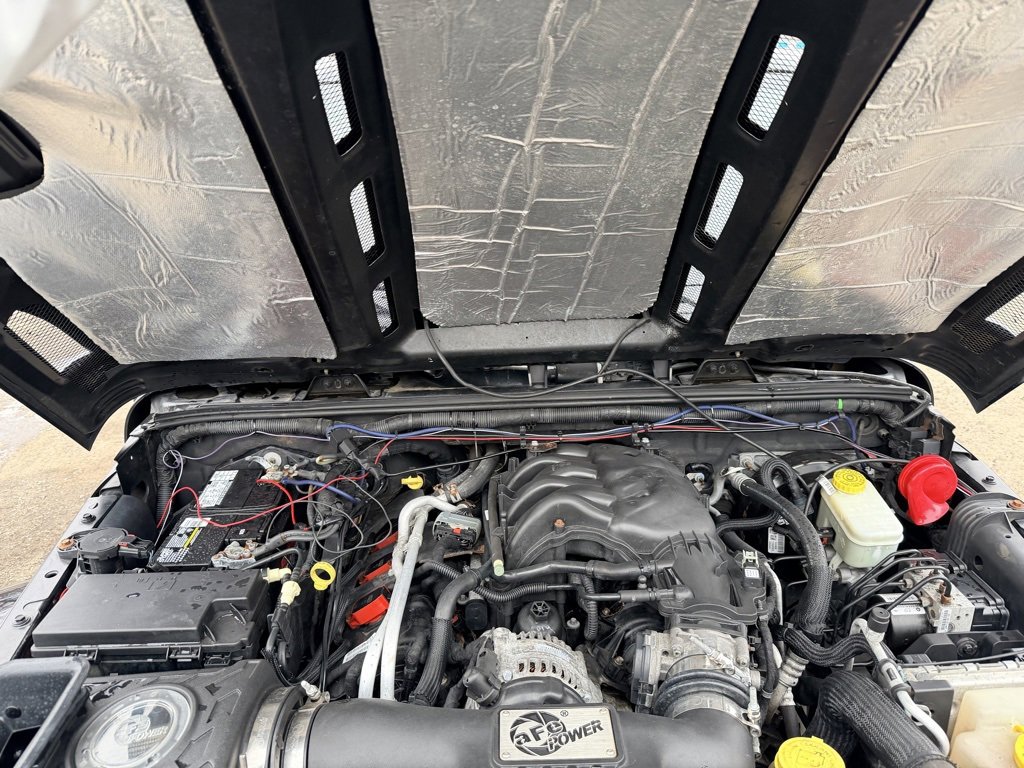 Used 2013 Jeep Wrangler Unlimited Sahara image 32