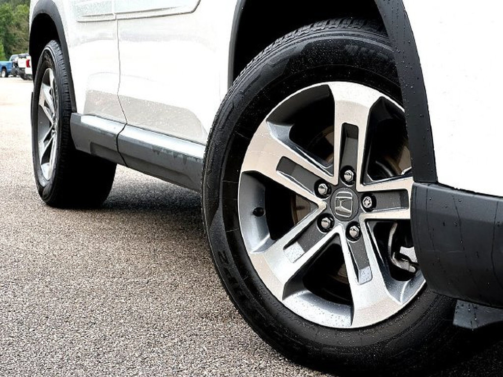 Used 2023 Honda Pilot EX-L image 2