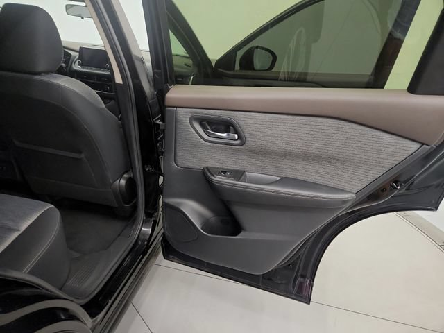 Used 2023 Nissan Rogue SV FWD image 31