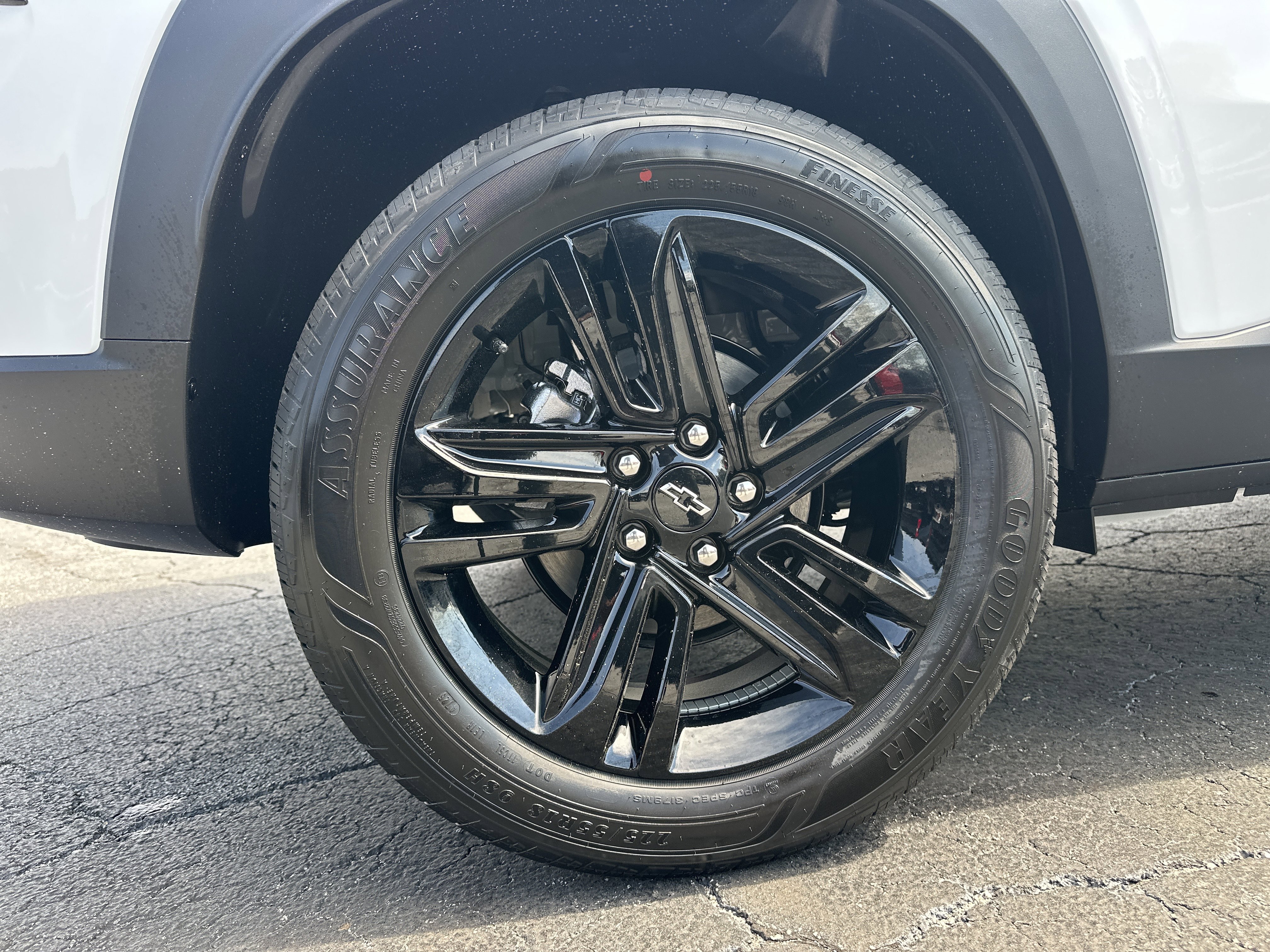 New 2026 Chevrolet Trax ACTIV w/ Sunroof Package FWD image 19