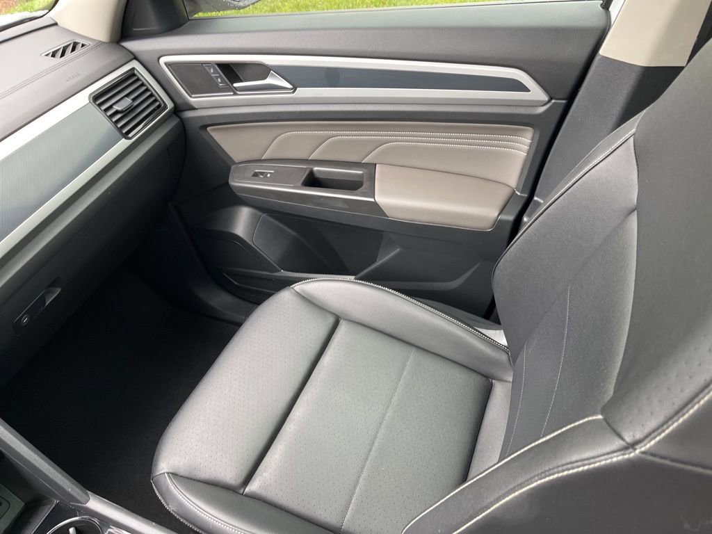 Used 2023 Volkswagen Atlas SEL R-Line image 26