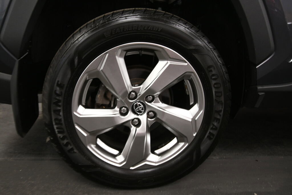 Used 2021 Toyota RAV4 Limited AWD/4WD image 34