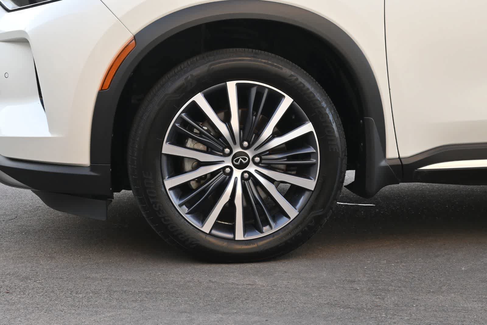 Certified 2024 INFINITI QX60 Sensory AWD/4WD image 25
