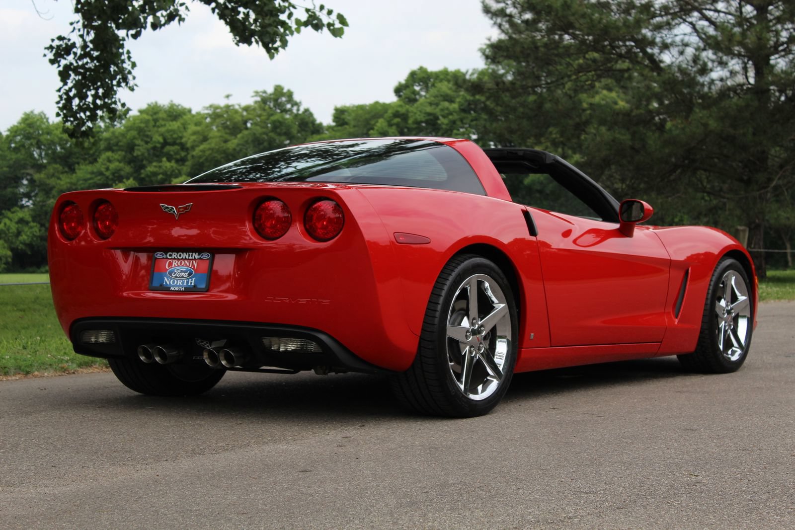 Used 2007 Chevrolet Corvette Coupe w/ Preferred Equipment Group RWD image 8