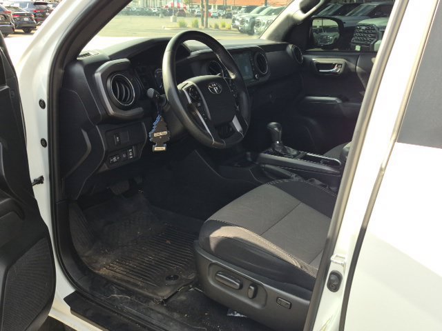 Used 2023 Toyota Tacoma TRD Sport w/ Black Out Package (TMS) AWD/4WD image 9