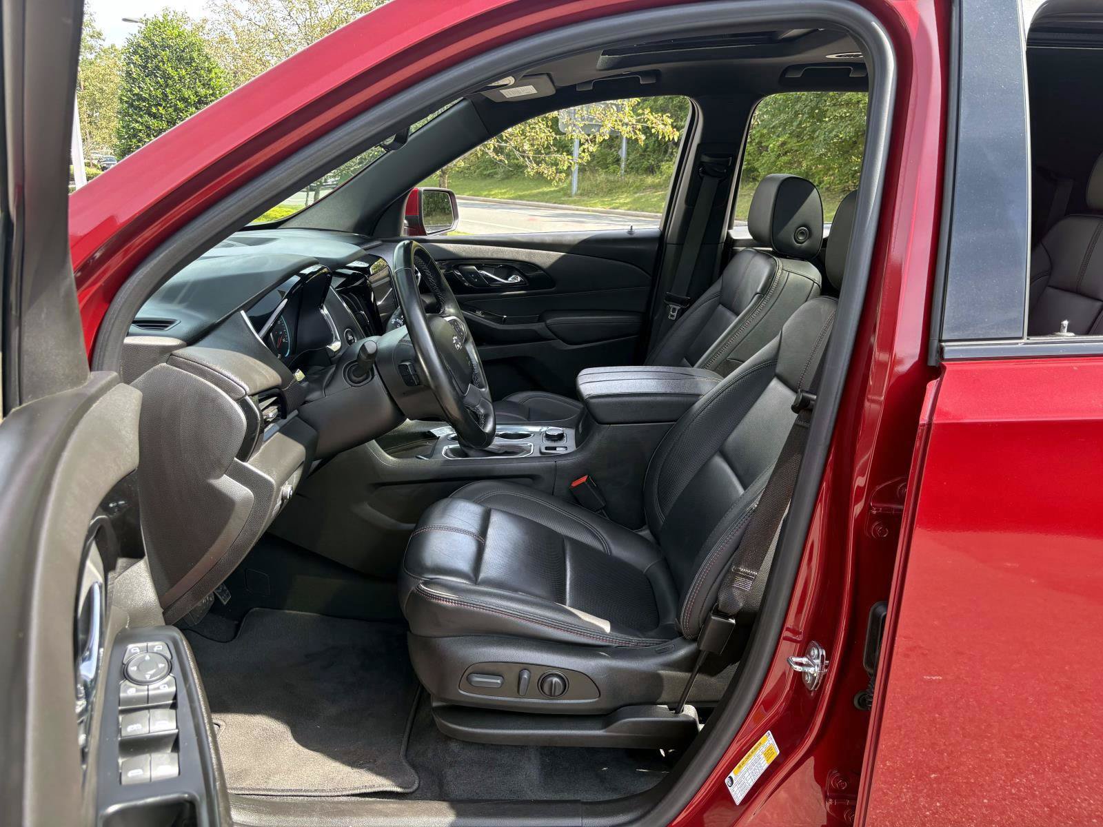 Used 2023 Chevrolet Traverse RS AWD/4WD image 20