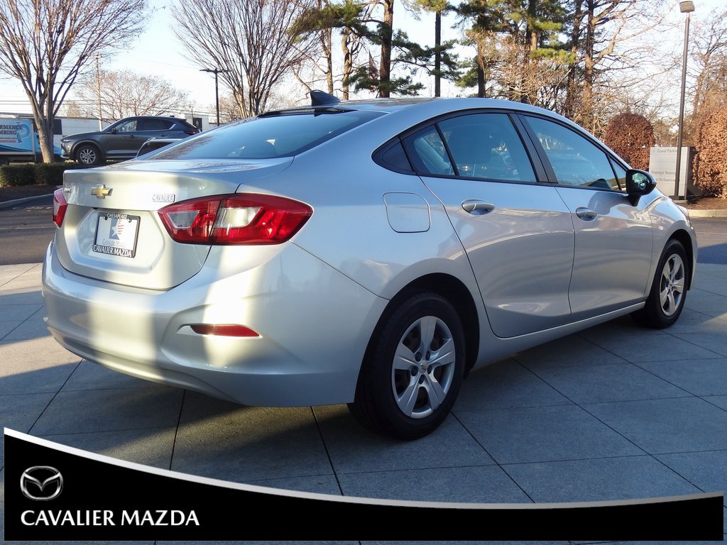 Used 2018 Chevrolet Cruze LS image 4