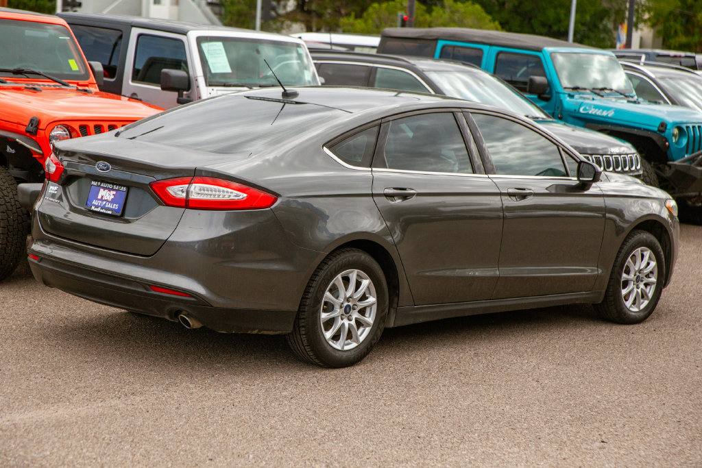 Used 2016 Ford Fusion S FWD image 4