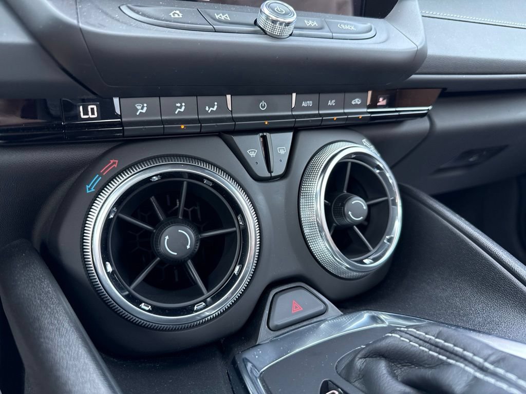Used 2022 Chevrolet Camaro LT w/ Technology Package RWD image 21