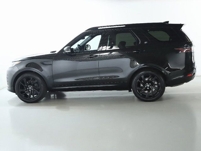 Used 2024 Land Rover Discovery Dynamic SE image 4