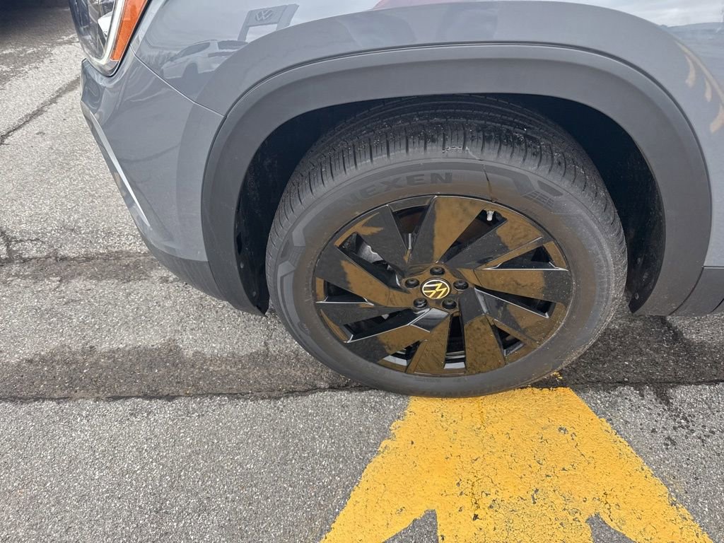 New 2026 Volkswagen Atlas SE image 9