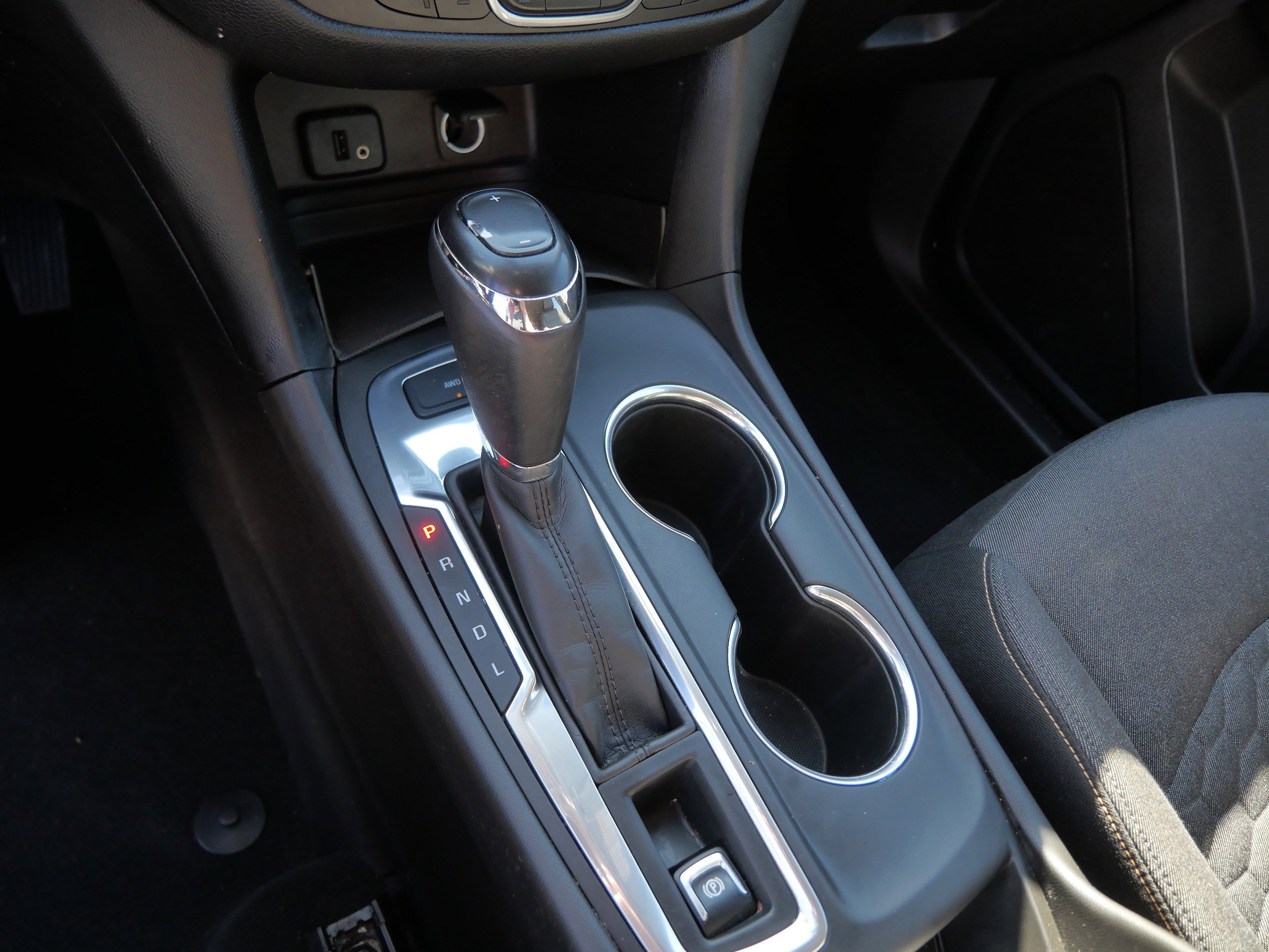 Used 2018 Chevrolet Equinox LT AWD/4WD image 24