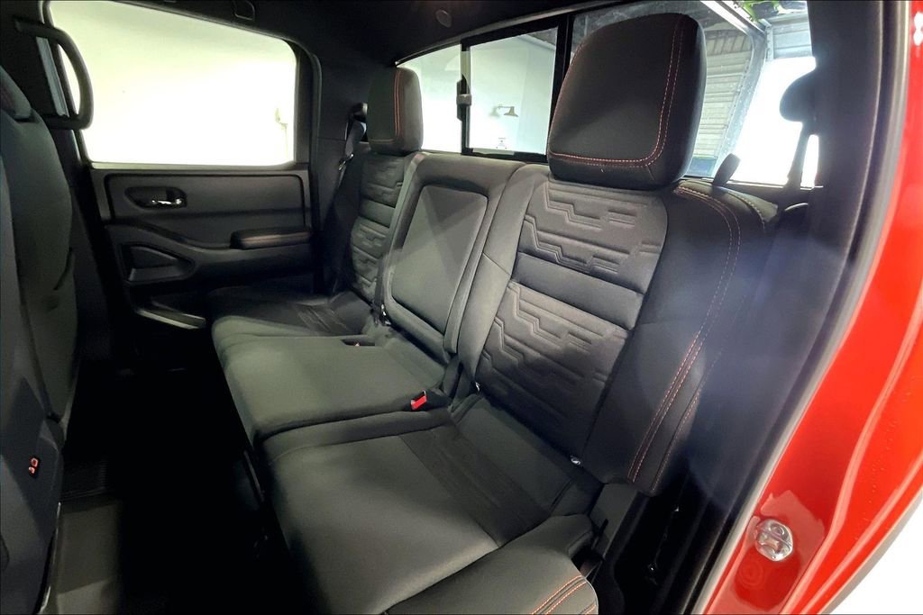 Used 2025 Nissan Frontier PRO-4X image 33