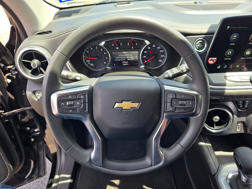 Used 2025 Chevrolet Blazer LT FWD image 32