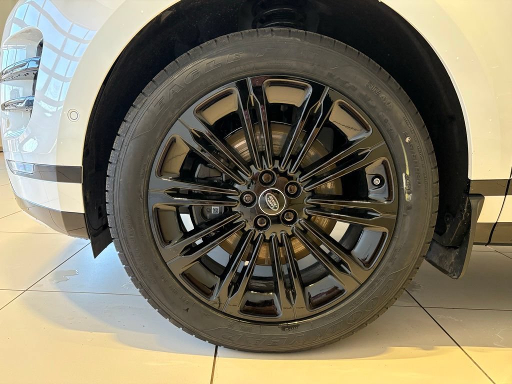 New 2026 Land Rover Range Rover Evoque Dynamic SE AWD/4WD image 7