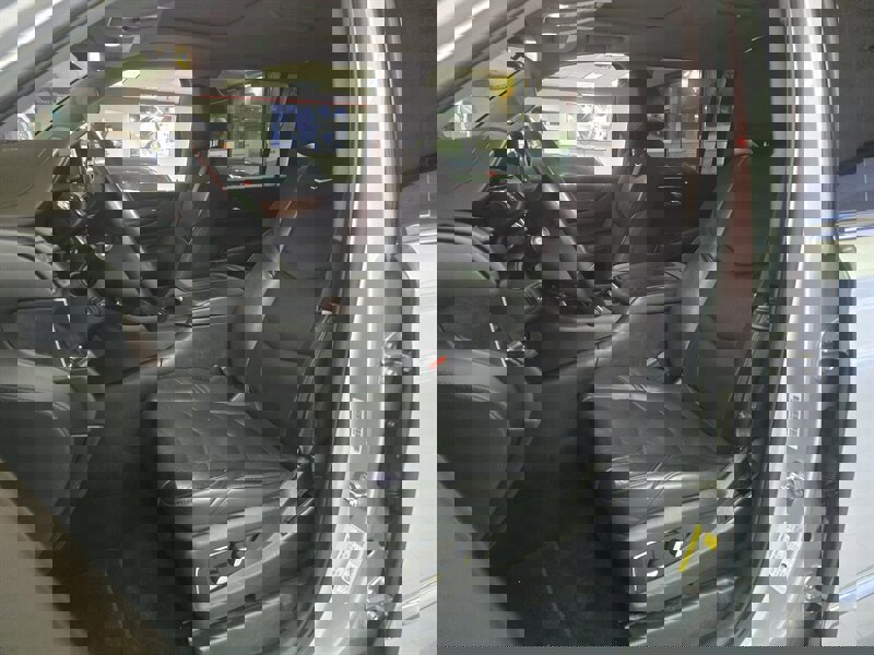 Used 2017 Cadillac Escalade ESV Premium Luxury image 9