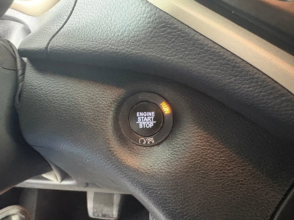 Used 2018 Jeep Cherokee Limited w/ Luxury Group image 22