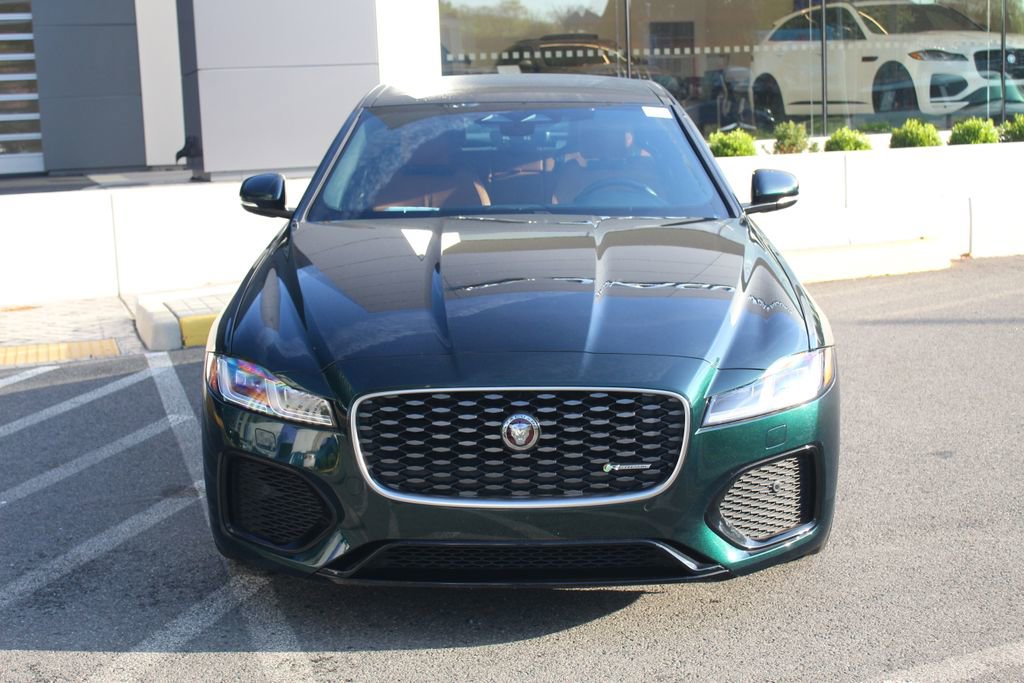 Used 2023 Jaguar XF R-Dynamic SE image 8
