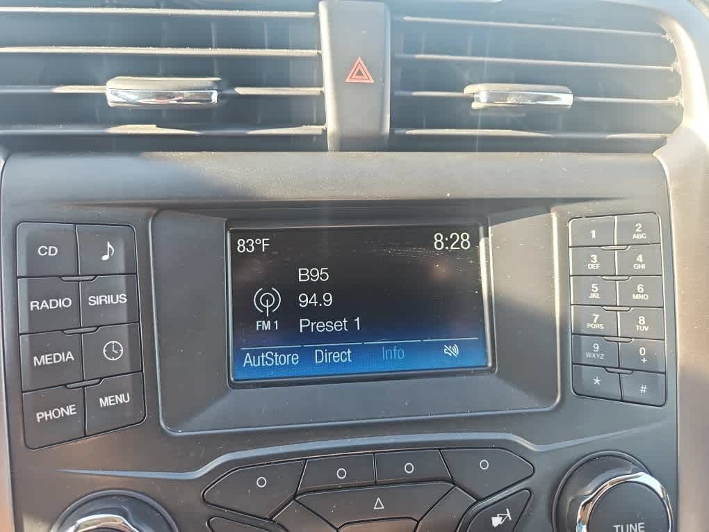 Used 2017 Ford Fusion SE FWD image 16