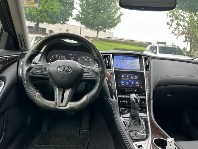 Used 2018 INFINITI Q50 Luxe w/ Essential Package (3.0T Luxe) AWD/4WD image 11