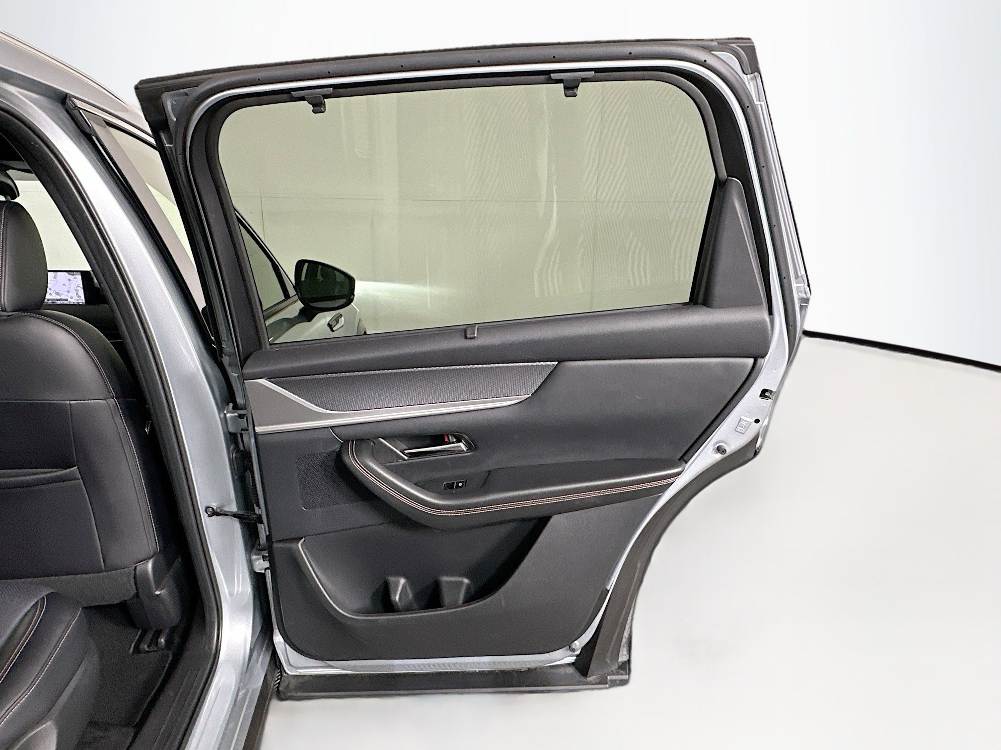 Used 2025 MAZDA CX-90 3.3 Turbo w/ Premium Plus Pkg image 32