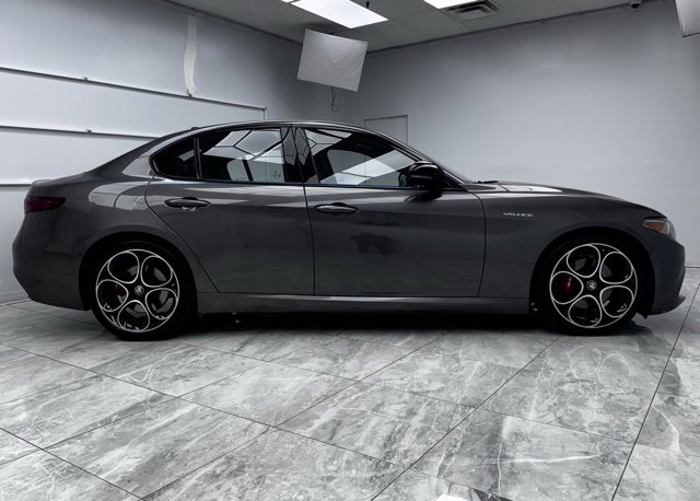 Used 2023 Alfa Romeo Giulia Veloce image 8