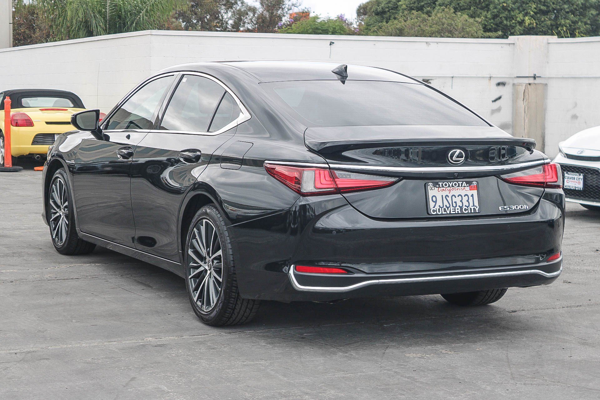 Used 2024 Lexus ES 300h w/ Premium Package FWD image 7