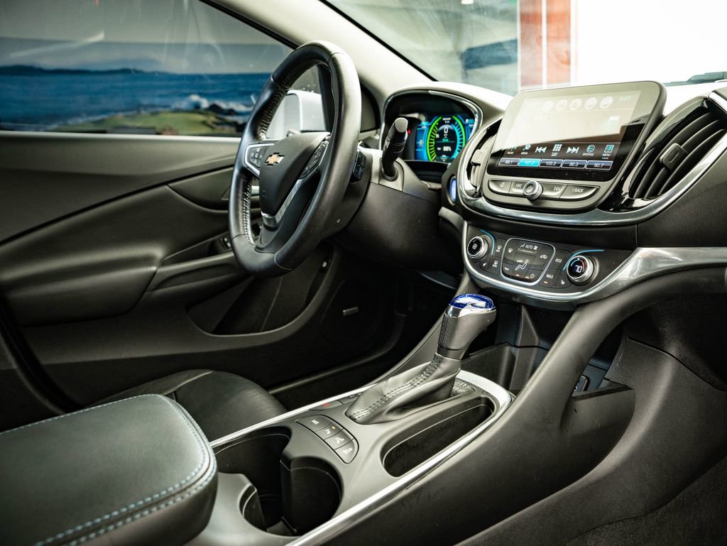 Used 2017 Chevrolet Volt Premier w/ Driver Confidence II Package FWD image 49
