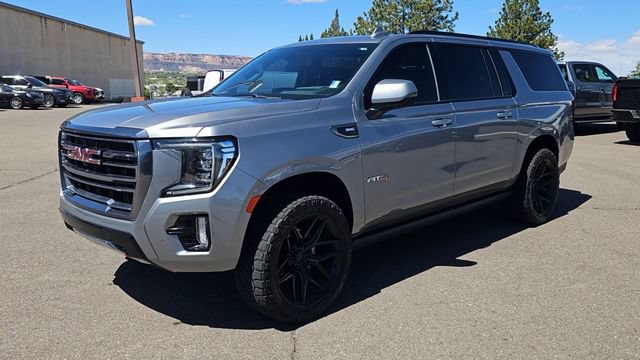 Used 2023 GMC Yukon XL AT4 w/ AT4 Premium Package AWD/4WD image 5