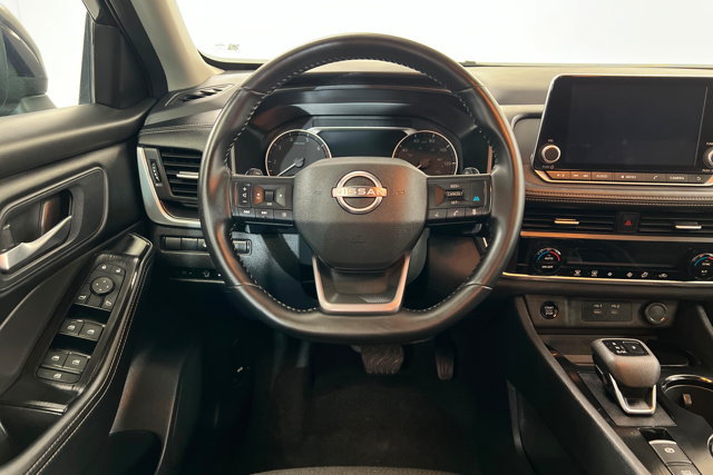 Used 2025 Nissan Rogue SV AWD/4WD image 12